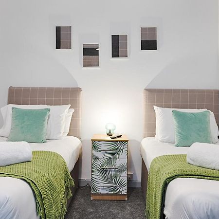 City Centre, Parking, Smart Tv'S In All Rooms Суонси Экстерьер фото