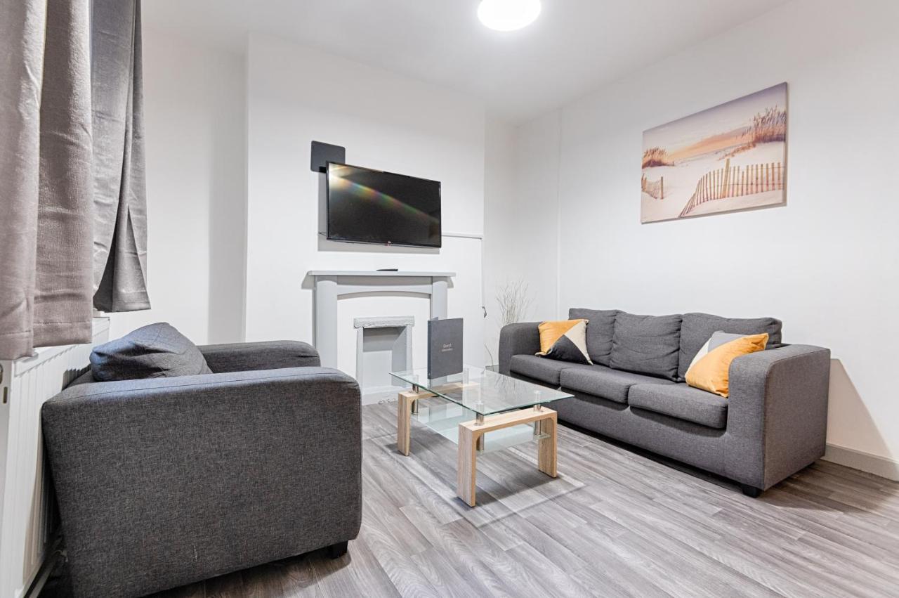 City Centre, Parking, Smart Tv'S In All Rooms Суонси Экстерьер фото